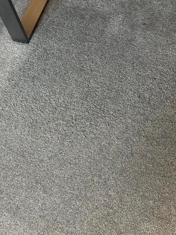 The same lounge carpet, grey twist pile after cleaning by Nottingham Carpet Care